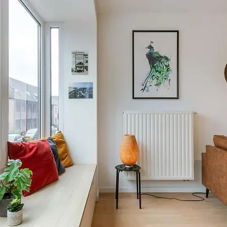 Huswell - Homely Duplex Near Historic Center & Station Apartment